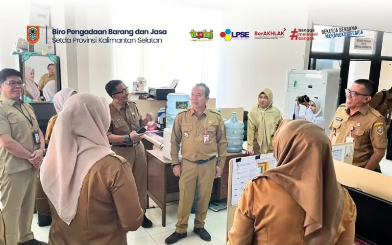 Sekda Kalsel Tinjau Ruang Kerja dan Sarana Prasarana Biro PBJ